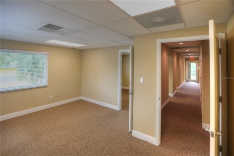 Propiedad comercial en alquiler en Winter Springs, Florida, 316.8 m2 № 1819637 - foto 9