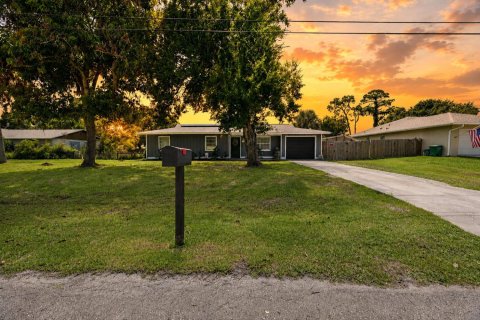 House in St. Lucie, Florida 3 bedrooms, 106.28 sq.m. № 2185728