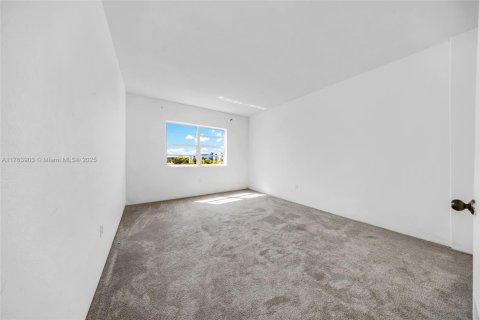 Condo in North Bay Village, Florida, 2 bedrooms  № 1738873 - photo 26
