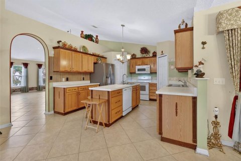 House in Kissimmee, Florida 4 bedrooms, 197.7 sq.m. № 2149657 - photo 12