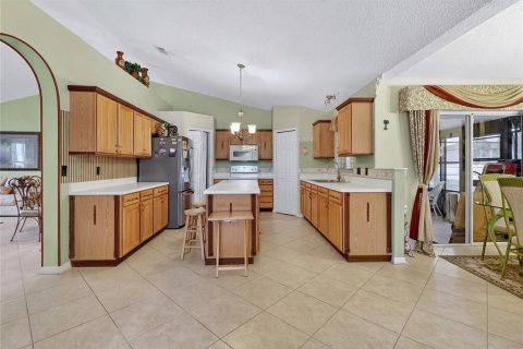 House in Kissimmee, Florida 4 bedrooms, 197.7 sq.m. № 2149657 - photo 11