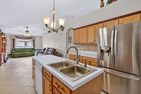 House in Kissimmee, Florida 4 bedrooms, 197.7 sq.m. № 2149657 - photo 15