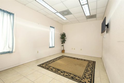 Immobilier commercial à louer à Orlando, Floride: 288 m2 № 2355744 - photo 8