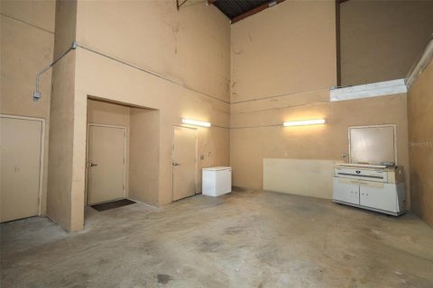Immobilier commercial à louer à Orlando, Floride: 288 m2 № 2355744 - photo 18