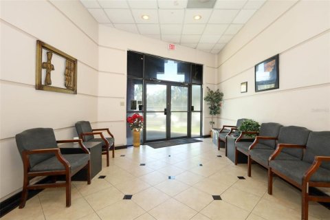 Immobilier commercial à louer à Orlando, Floride: 288 m2 № 2355744 - photo 5