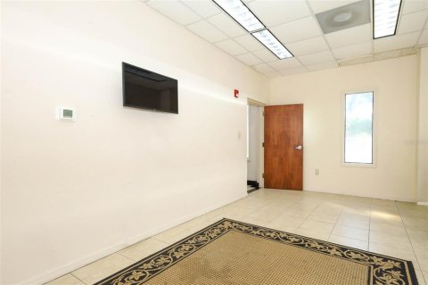 Immobilier commercial à louer à Orlando, Floride: 288 m2 № 2355744 - photo 9