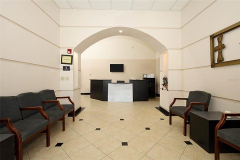 Immobilier commercial à louer à Orlando, Floride: 288 m2 № 2355744 - photo 6