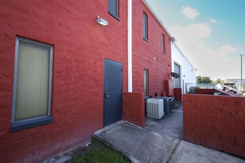 Immobilier commercial à louer à Orlando, Floride: 288 m2 № 2355744 - photo 21