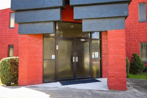 Immobilier commercial à louer à Orlando, Floride: 288 m2 № 2355744 - photo 4