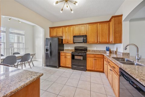 Купить кондоминиум в Киссимми, Флорида 3 спальни, № 2006153 - фото 10