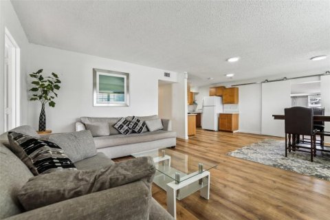 Casa en venta en Orlando, Florida, 3 dormitorios, 129.32 m2 № 1512023 - foto 4
