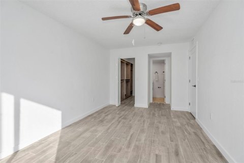 Condo in Palm Harbor, Florida, 2 bedrooms  № 2207572 - photo 16