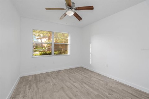 Condo in Palm Harbor, Florida, 2 bedrooms  № 2207572 - photo 19