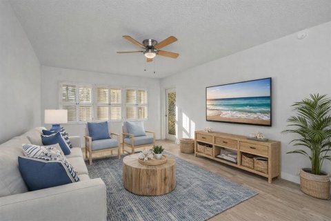 Condo in Palm Harbor, Florida, 2 bedrooms  № 2207572 - photo 8