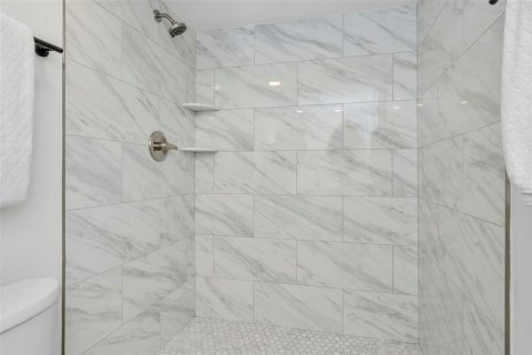 Condo in Palm Harbor, Florida, 2 bedrooms  № 2207572 - photo 18