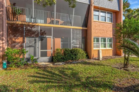 Condo in Palm Harbor, Florida, 2 bedrooms  № 2207572 - photo 2