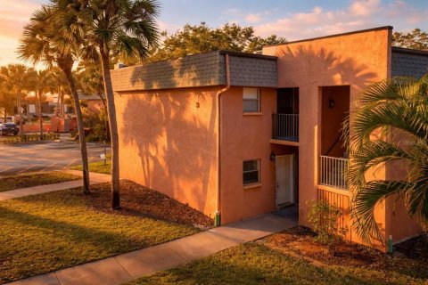 Condo in Palm Harbor, Florida, 2 bedrooms  № 2207572 - photo 3