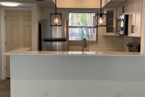 Condo in Palm Harbor, Florida, 2 bedrooms  № 2207572 - photo 7