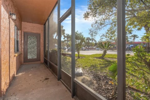 Condo in Palm Harbor, Florida, 2 bedrooms  № 2207572 - photo 23