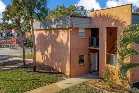 Condo in Palm Harbor, Florida, 2 bedrooms  № 2207572 - photo 28
