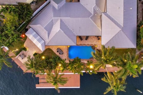 House in Lauderdale-by-the-Sea, Florida 4 bedrooms, 340.86 sq.m. № 2082076 - photo 3