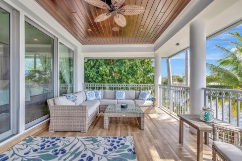 House in Lauderdale-by-the-Sea, Florida 4 bedrooms, 340.86 sq.m. № 2082076 - photo 23