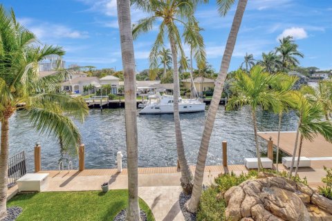 House in Lauderdale-by-the-Sea, Florida 4 bedrooms, 340.86 sq.m. № 2082076 - photo 25