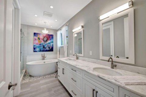 House in Lauderdale-by-the-Sea, Florida 4 bedrooms, 340.86 sq.m. № 2082076 - photo 28
