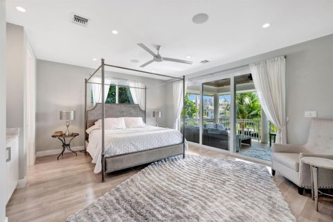 House in Lauderdale-by-the-Sea, Florida 4 bedrooms, 340.86 sq.m. № 2082076 - photo 19
