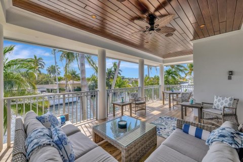 House in Lauderdale-by-the-Sea, Florida 4 bedrooms, 340.86 sq.m. № 2082076 - photo 22