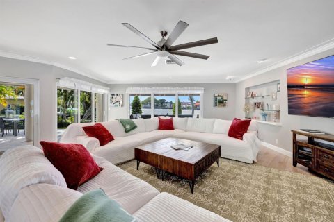 House in Lauderdale-by-the-Sea, Florida 4 bedrooms, 340.86 sq.m. № 2082076 - photo 7