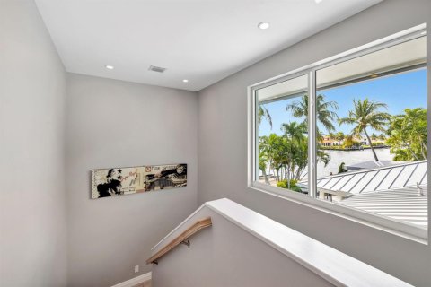 House in Lauderdale-by-the-Sea, Florida 4 bedrooms, 340.86 sq.m. № 2082076 - photo 18