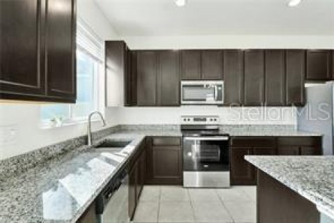 Adosado en alquiler en Davenport, Florida, 5 dormitorios, 221.76 m2 № 2142647 - foto 5