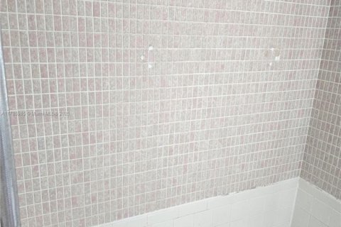 Condominio en alquiler en Hallandale Beach, Florida, 2 dormitorios, 93.83 m2 № 1937771 - foto 22