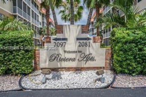 Condominio en alquiler en Hallandale Beach, Florida, 2 dormitorios, 93.83 m2 № 1937771 - foto 3