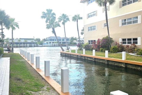 Condominio en alquiler en Hallandale Beach, Florida, 2 dormitorios, 93.83 m2 № 1937771 - foto 26