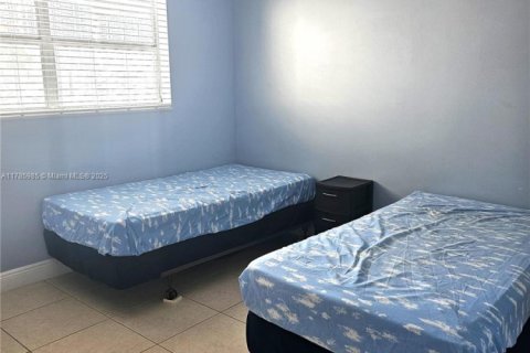 Condominio en alquiler en Hallandale Beach, Florida, 2 dormitorios, 93.83 m2 № 1937771 - foto 20