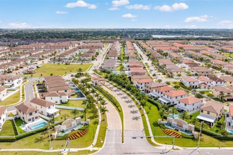 Casa en alquiler en Hialeah, Florida, 3 dormitorios, 123.75 m2 № 1993876 - foto 28