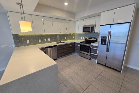 Apartment in Miami, Florida 1 bedroom, 67.82 sq.m. № 2055225 - photo 10