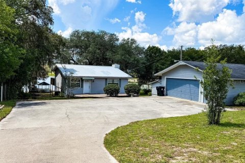 House in Keystone Heights, Florida 3 bedrooms, 163.51 sq.m. № 2308188