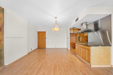 Copropriété à louer à Miami, Floride: 1 chambre, 73.39 m2 № 1971344 - photo 4