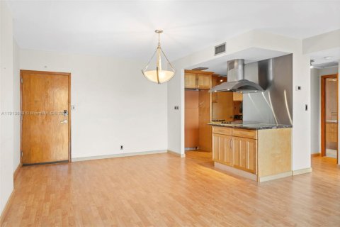 Copropriété à louer à Miami, Floride: 1 chambre, 73.39 m2 № 1971344 - photo 2
