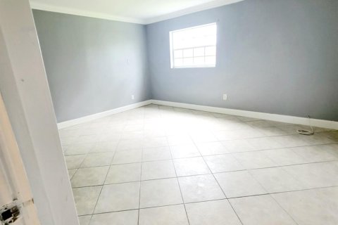 Villa ou maison à louer à Sunrise, Floride: 4 chambres, 148.64 m2 № 2270800 - photo 21