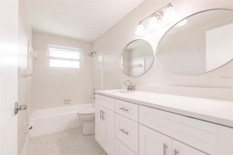 Villa ou maison à vendre à Venice, Floride: 2 chambres, 117.06 m2 № 1782731 - photo 30