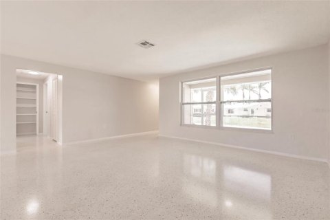Villa ou maison à vendre à Venice, Floride: 2 chambres, 117.06 m2 № 1782731 - photo 17