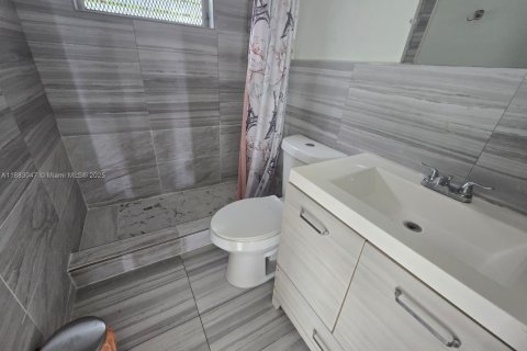Condominio en alquiler en Miami, Florida, 1 dormitorio, 51.19 m2 № 1932018 - foto 18