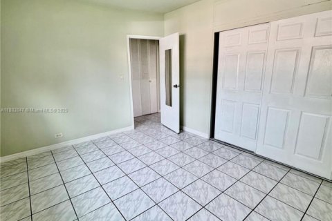 Condominio en alquiler en Miami, Florida, 1 dormitorio, 51.19 m2 № 1932018 - foto 11