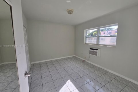 Condominio en alquiler en Miami, Florida, 1 dormitorio, 51.19 m2 № 1932018 - foto 15