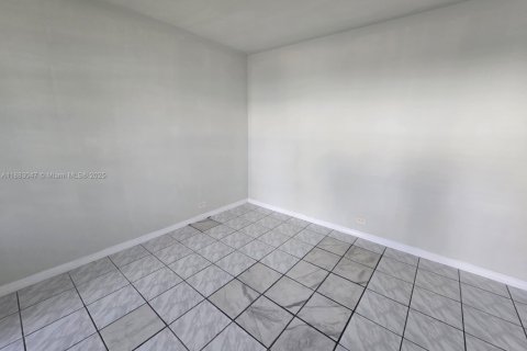 Condominio en alquiler en Miami, Florida, 1 dormitorio, 51.19 m2 № 1932018 - foto 14