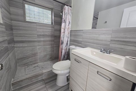 Condominio en alquiler en Miami, Florida, 1 dormitorio, 51.19 m2 № 1932018 - foto 20